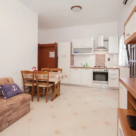 17857b Punat